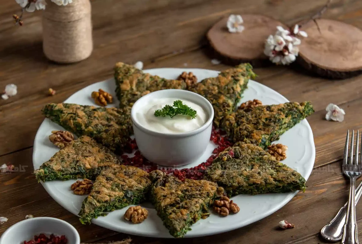 طرز تهیه کوکو سبزی با کشک