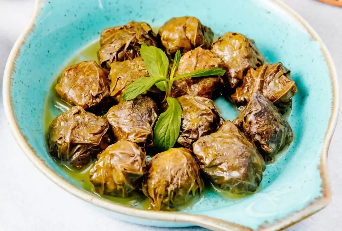 طرز تهیه دلمه برگ مو